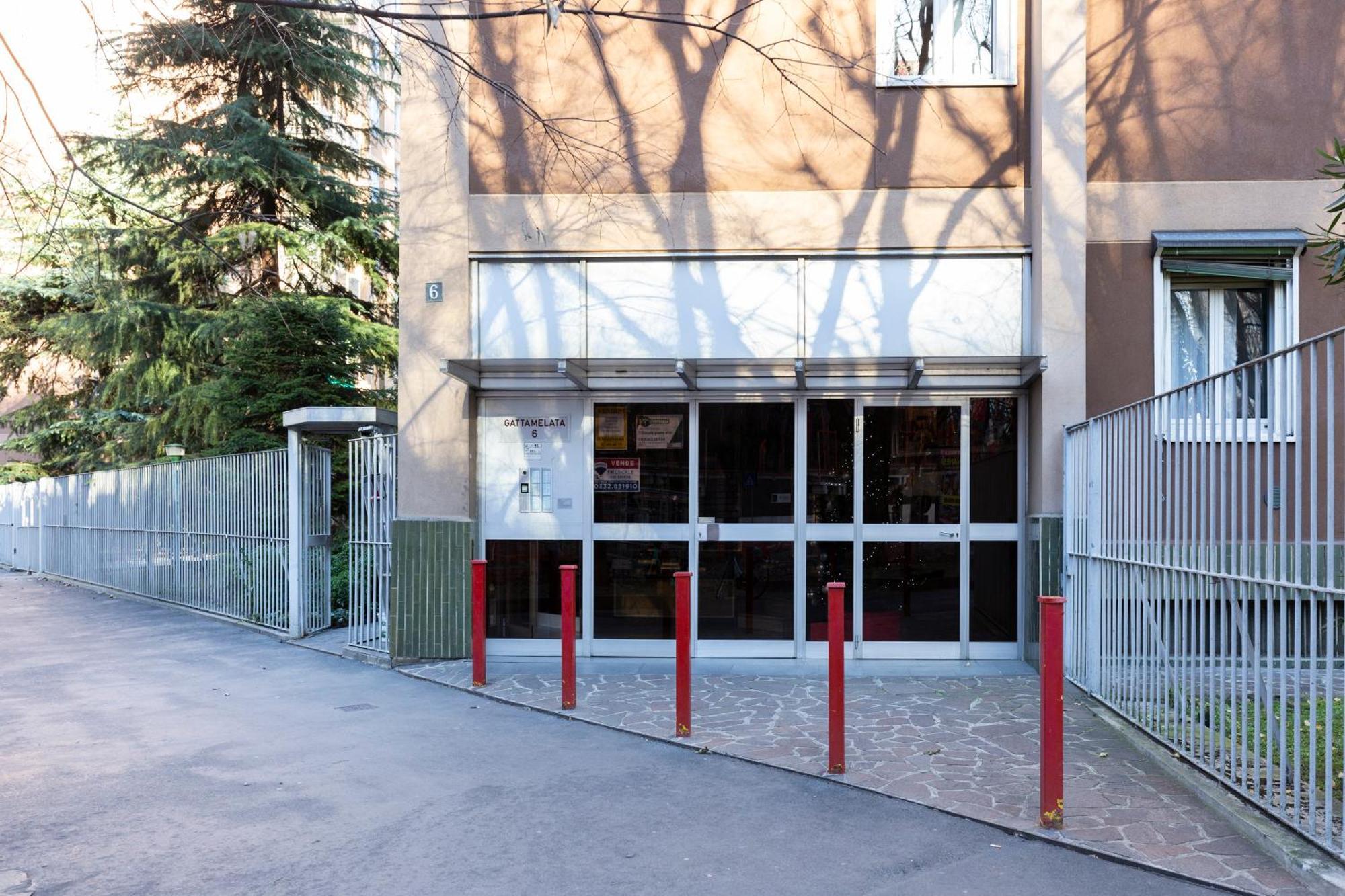 Gattamelata Fiera Lodge Milan Exterior photo